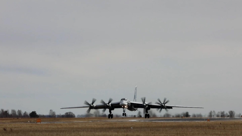 Российские Ту-95МС пролетели над нейтральными водами Японского моря