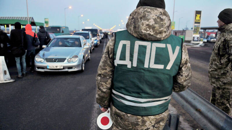 В Тернопольской области за вымогательство задержали военкома